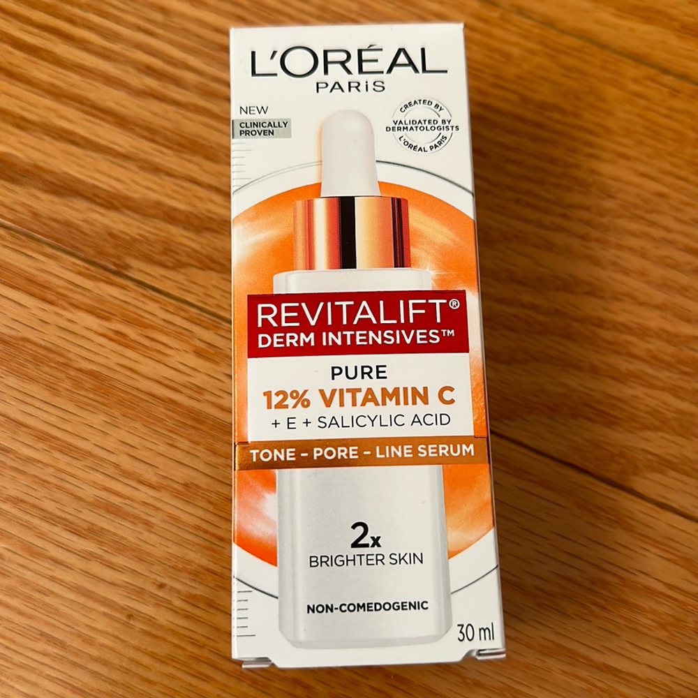L’Oréal Revitalift - 12% Vitamin C Face Serum - BRAND NEW